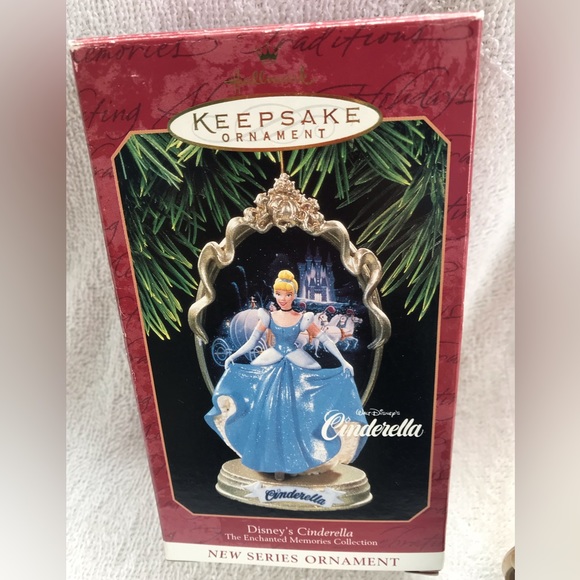 Hallmark Cinderella Disney Princess Keepsake Christmas Ornament 1997 in Box - Picture 2 of 5